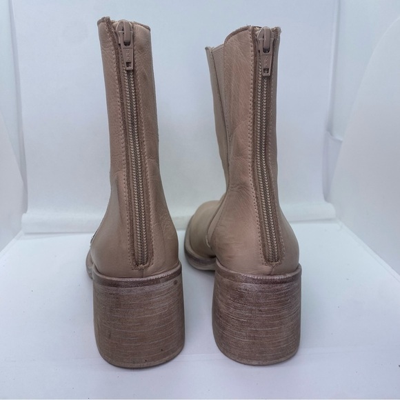 Free People Essential Chelsea Boot Size 37 US 7 - Picture 4 of 5